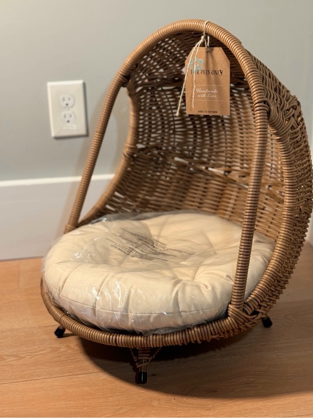 Wicker Pet Bed with Cream Cushion
